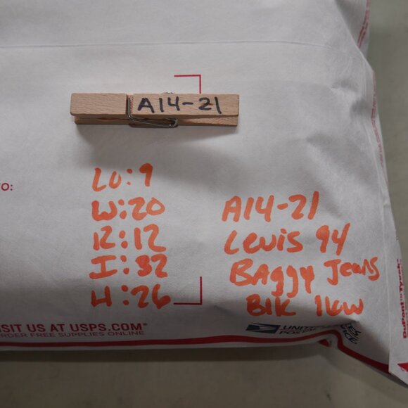 Levi's 94 Baggy Jeans Womens Plus Size 16W Black Stonewash Mid Rise Straight Leg - Picture 12 of 12